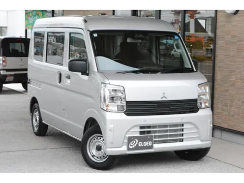 Mitsubishi Minicab Van