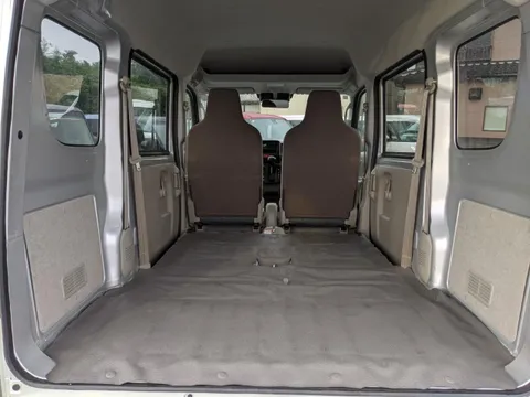 Nissan Clipper Van