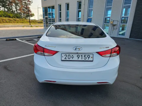 Hyundai Elantra (Avante)