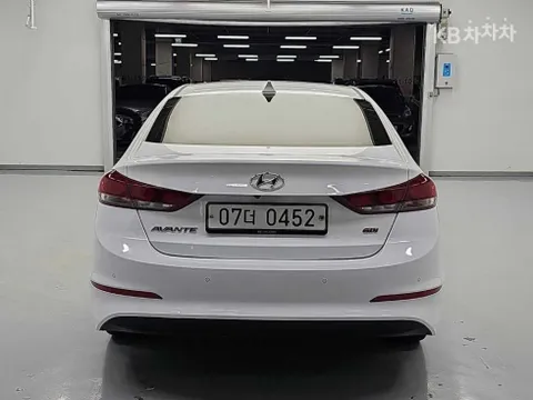 Hyundai Elantra (Avante)