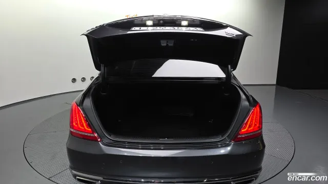 Genesis G90 (EQ900)