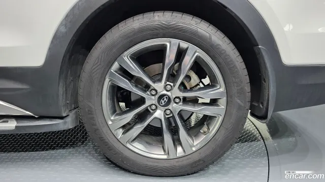 Hyundai Grand Santa Fe (Maxcruz)