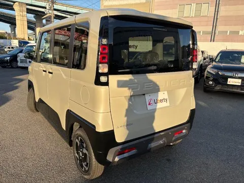 Mitsubishi Delica Mini
