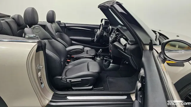 MINI Cooper Convertible