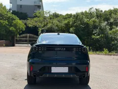 Lynk & Co 05