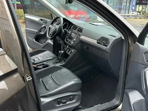 Volkswagen Tiguan L