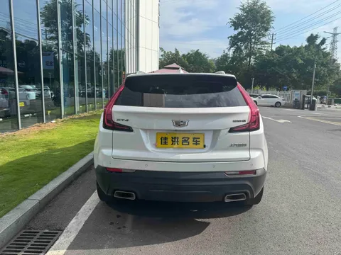 Cadillac XT4