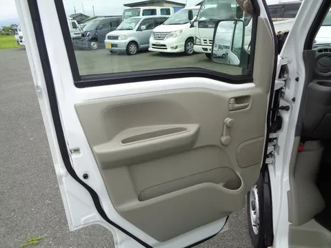 Mitsubishi Minicab Van