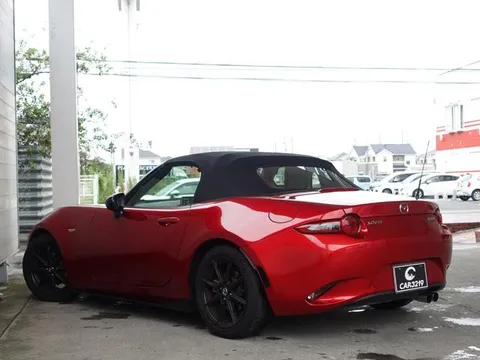 Mazda MX-5 (Roadster)