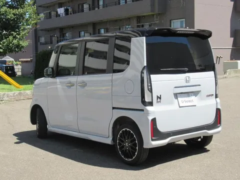 Honda N-BOX Custom