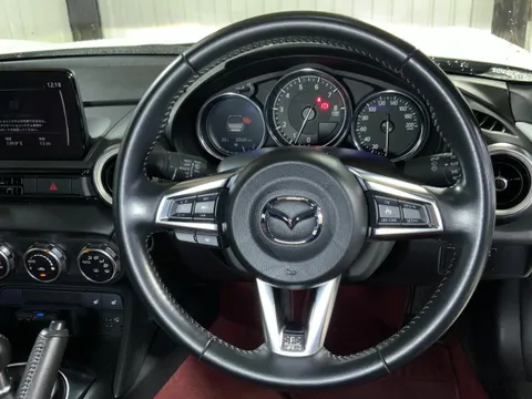 Mazda MX-5 (Roadster)