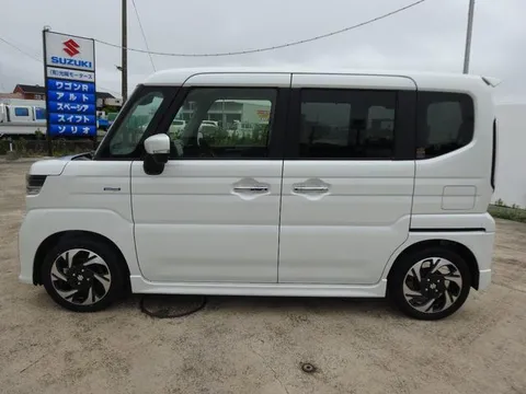 Suzuki Spacia Custom