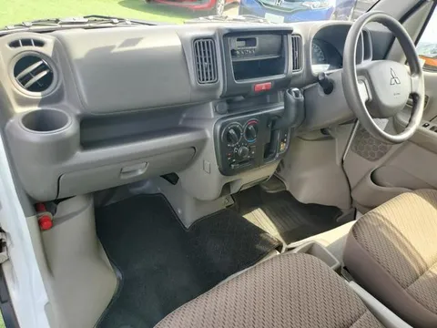 Mitsubishi Minicab Van