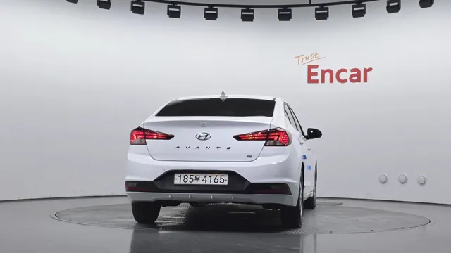Hyundai Elantra (Avante)