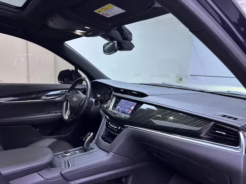 Cadillac XT6