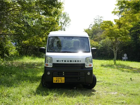 Mitsubishi Minicab Van
