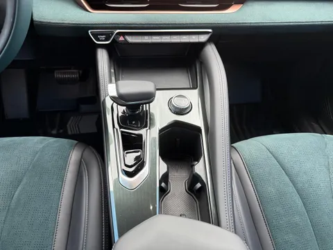 Geely Monjaro (Xingyue L)