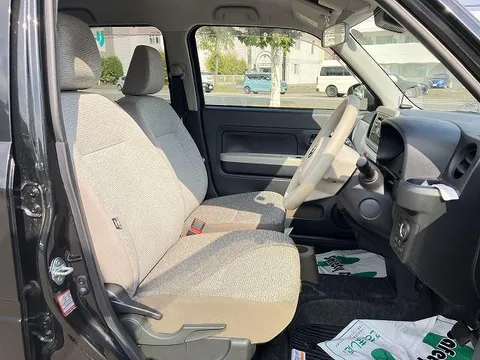 Daihatsu Mira Tocot