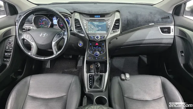 Hyundai Elantra (Avante)