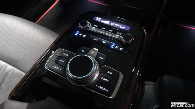 Genesis G90 (EQ900)