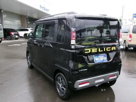 Mitsubishi Delica Mini