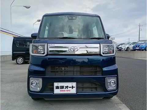 Toyota Pixis Mega