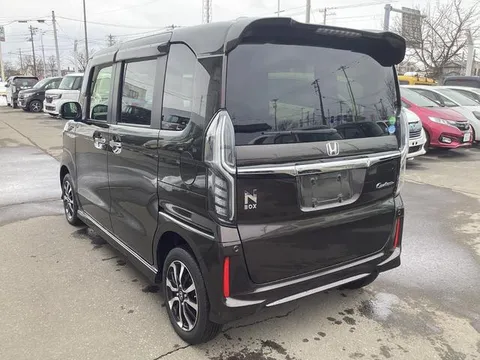 Honda N-BOX Custom