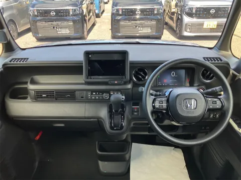 Honda N-BOX Custom
