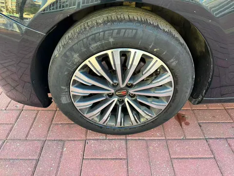 Hongqi H7