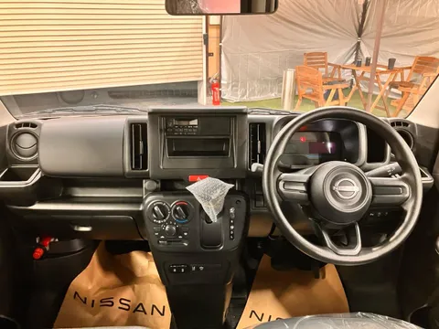 Nissan Clipper Van