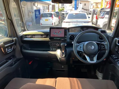 Honda N-BOX Custom