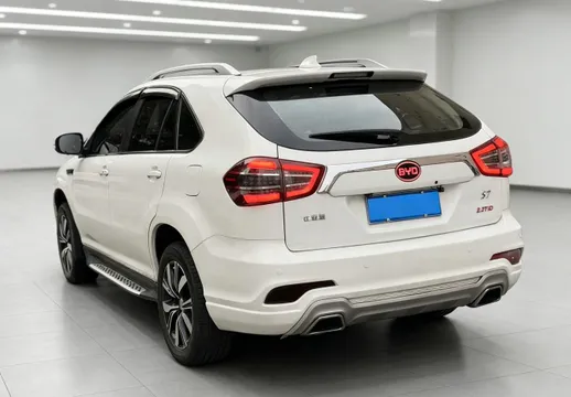 BYD S7