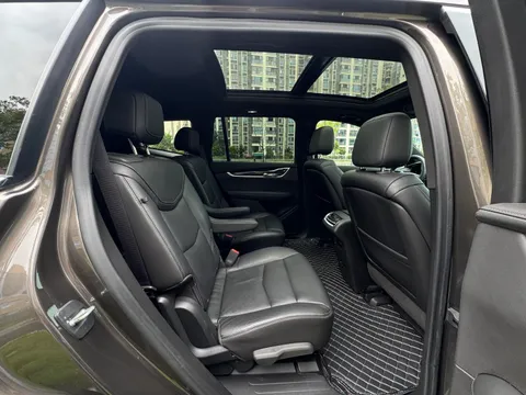 Cadillac XT6