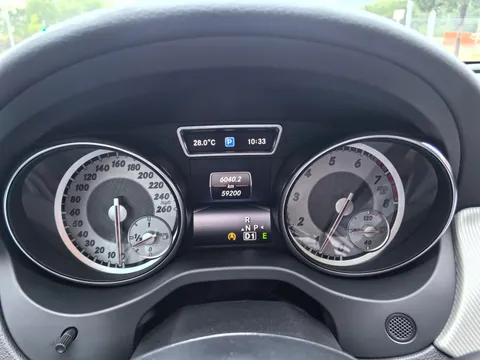 Mercedes-Benz Mercedes-Benz GLA