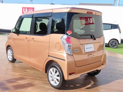 Nissan Dayz Roox
