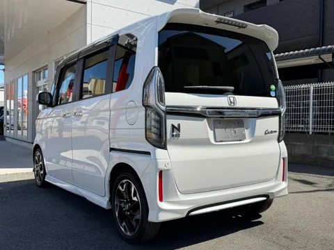 Honda N-BOX Custom