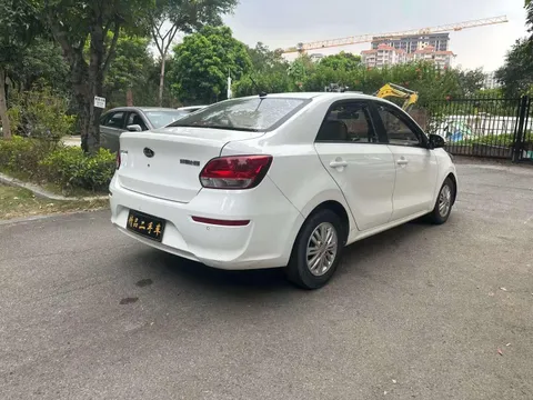 Kia Pegas