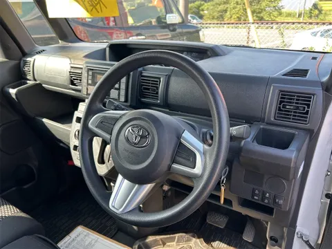 Toyota Pixis Mega