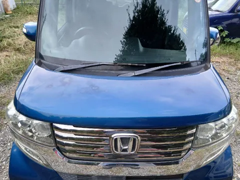 Honda N-BOX Custom