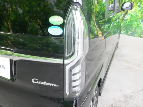 Honda N-BOX Custom