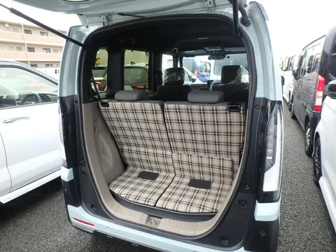 Honda N-BOX Joy
