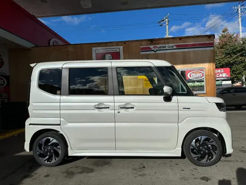 Suzuki Spacia