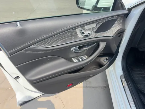 Mercedes-Benz Mercedes-Benz CLS