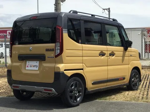 Suzuki Spacia Gear