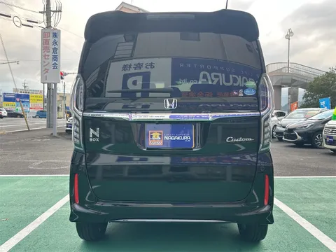 Honda N-BOX Custom
