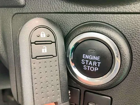 Daihatsu Mira Tocot