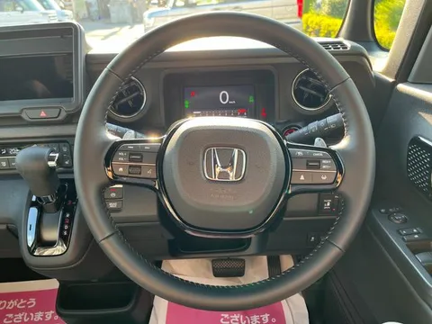 Honda N-BOX Custom
