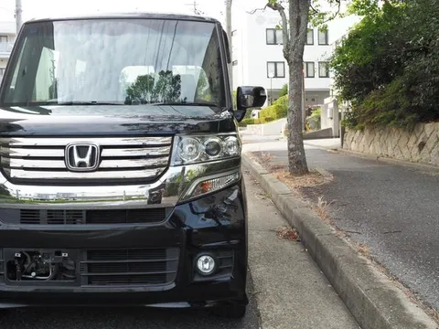 Honda N-BOX Custom