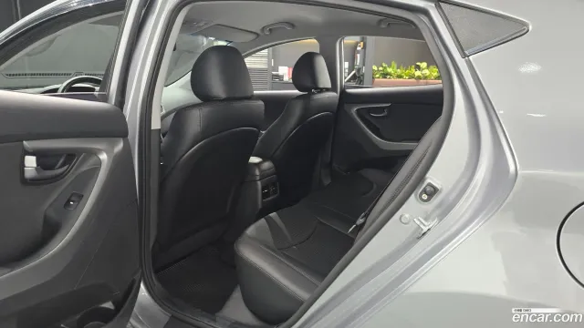 Hyundai Elantra (Avante)
