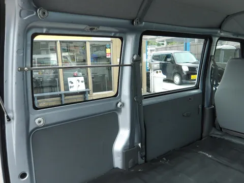 Nissan Clipper Van